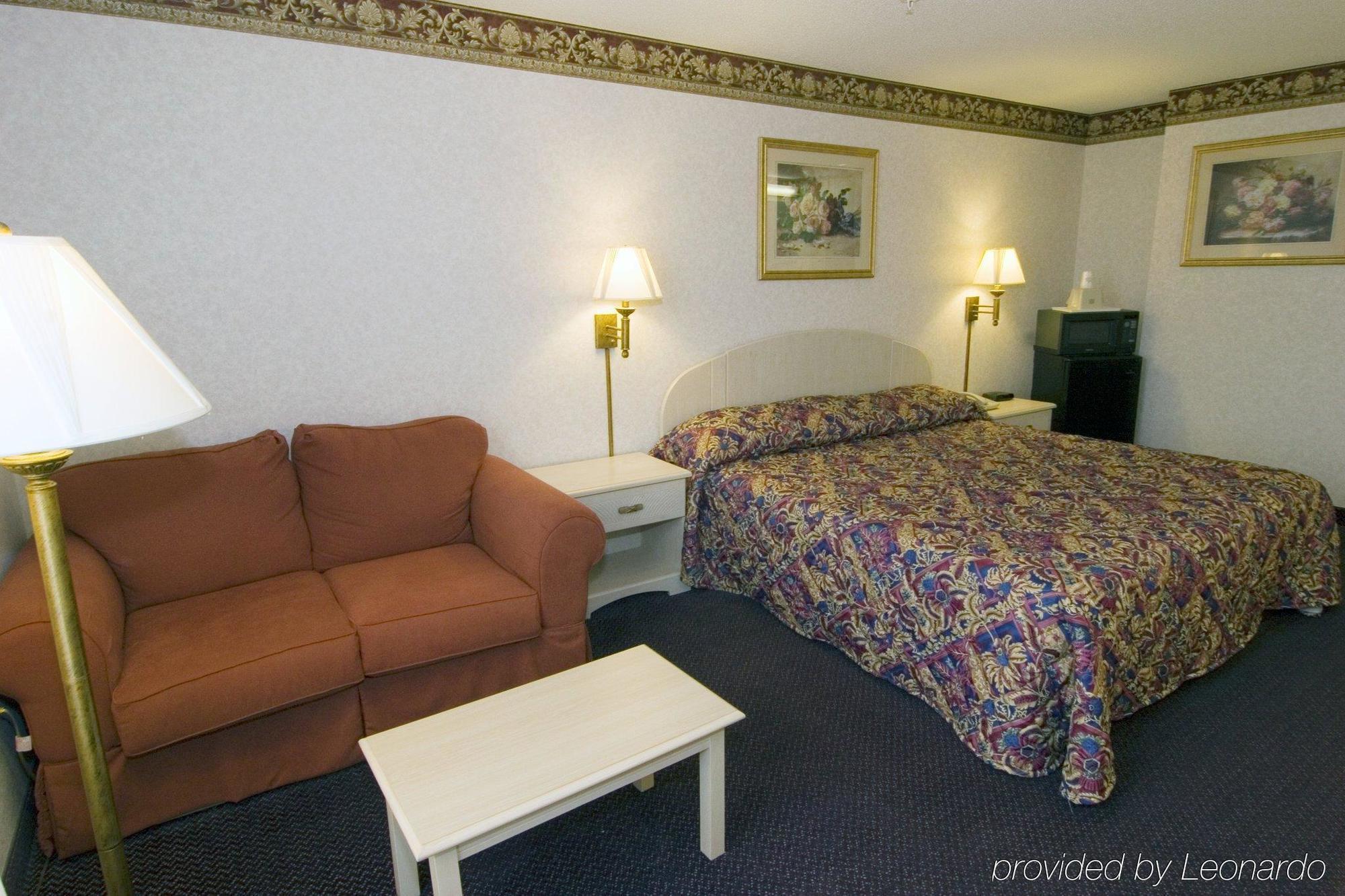 Clarion Pointe Hotel Archdale Room photo