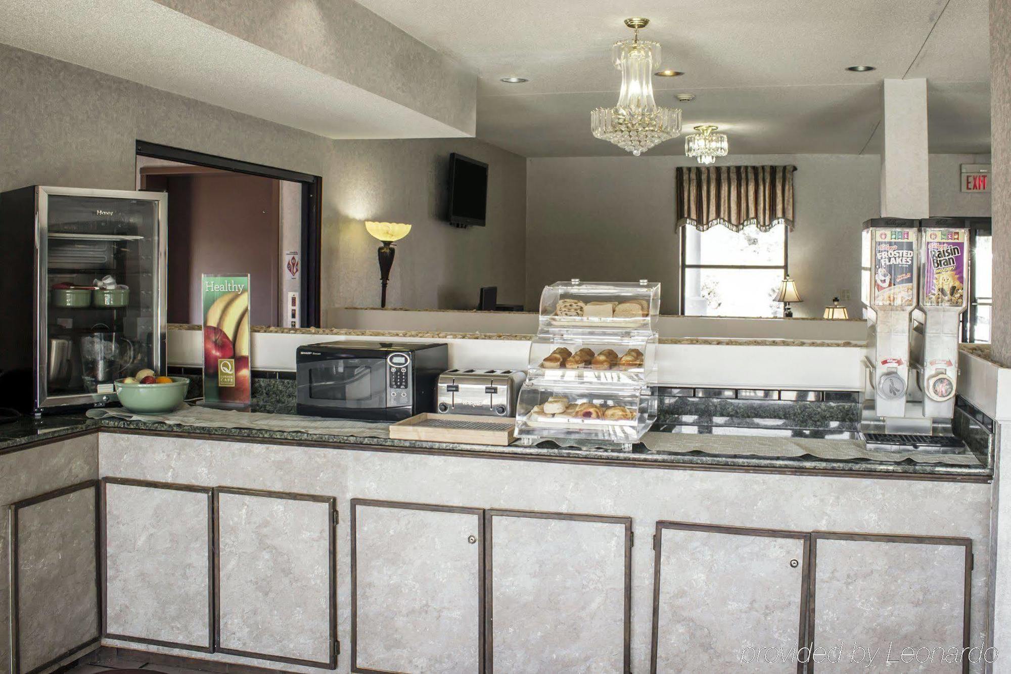 Clarion Pointe Hotel Archdale Exterior photo