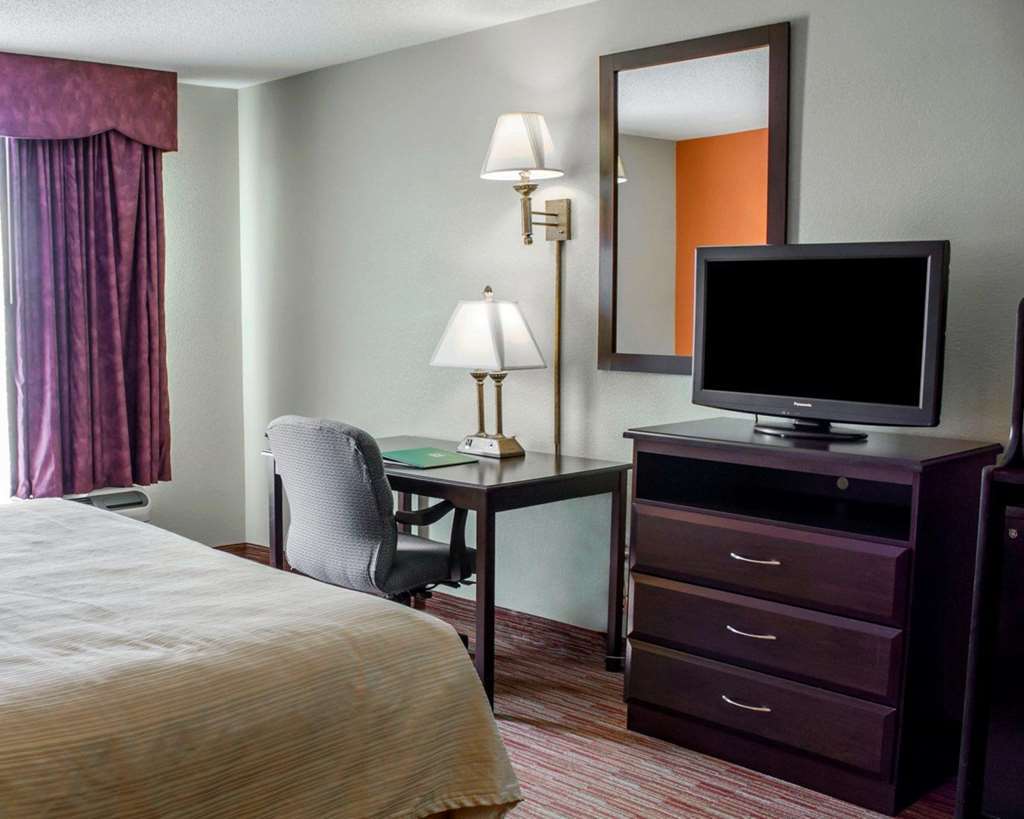Clarion Pointe Hotel Archdale Room photo