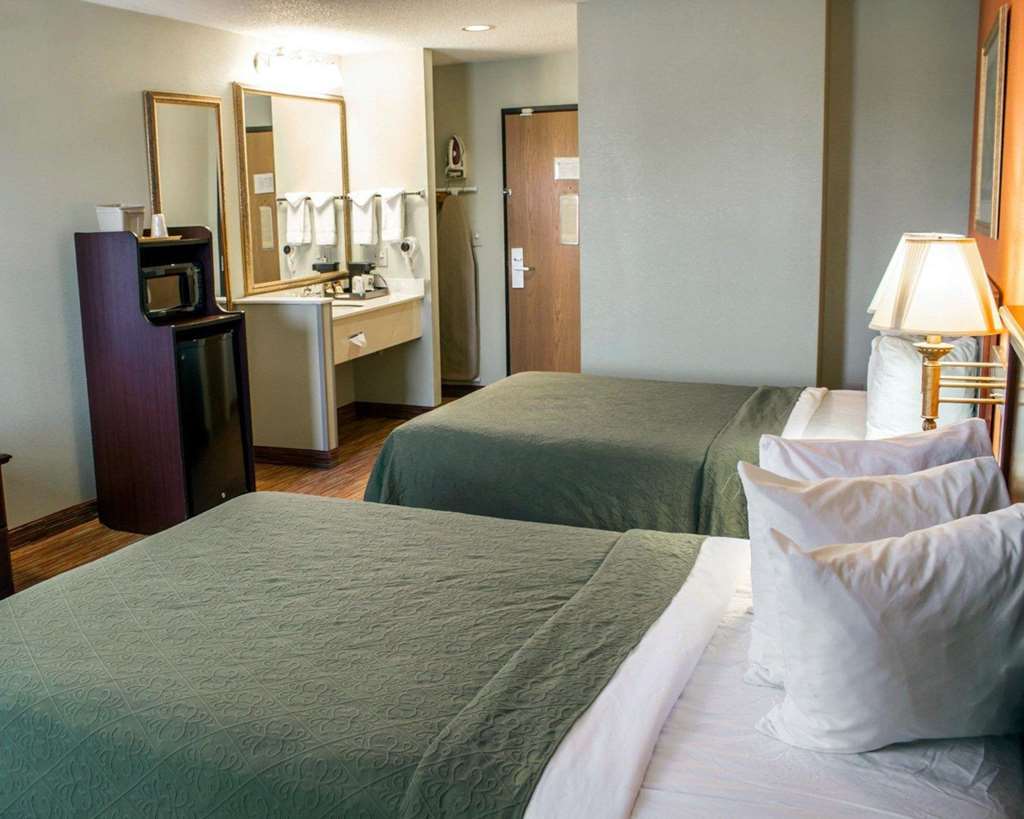 Clarion Pointe Hotel Archdale Room photo
