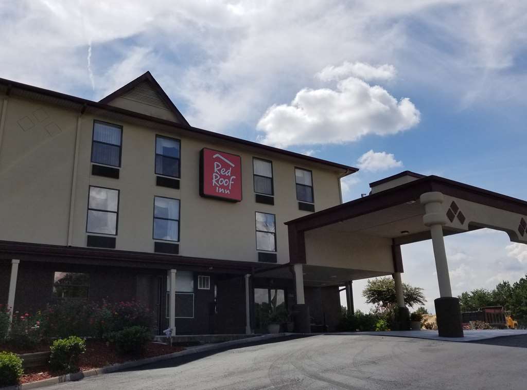 Clarion Pointe Hotel Archdale Exterior photo